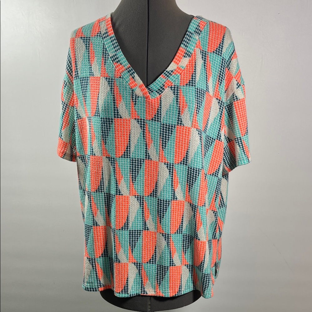Like Love Top Women Size M Geometrical Multi Vibrant Colors V Neck Short Sleeve